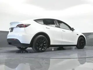 Tesla Model Y 2022 AWD Long Range 4dr Crossover