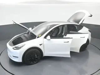 Tesla Model Y 2022 AWD Long Range 4dr Crossover