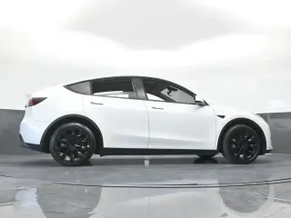 Tesla Model Y 2022 AWD Long Range 4dr Crossover