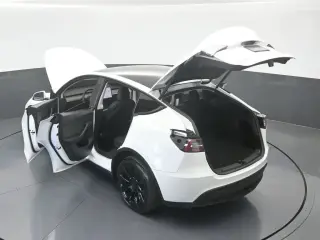 Tesla Model Y 2022 AWD Long Range 4dr Crossover