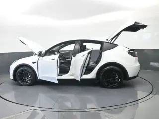 Tesla Model Y 2022 AWD Long Range 4dr Crossover