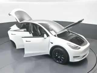 Tesla Model Y 2022 AWD Long Range 4dr Crossover