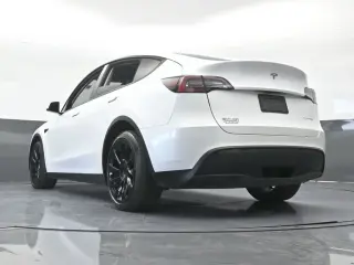 Tesla Model Y 2022 AWD Long Range 4dr Crossover