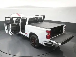Chevrolet Silverado 1500 2023 4x2 Custom 4dr Crew Cab 5.8 ft. SB