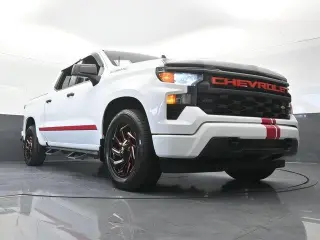 Chevrolet Silverado 1500 2023 4x2 Custom 4dr Crew Cab 5.8 ft. SB