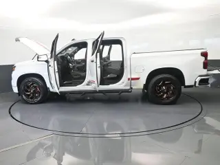 Chevrolet Silverado 1500 2023 4x2 Custom 4dr Crew Cab 5.8 ft. SB