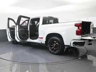 Chevrolet Silverado 1500 2023 4x2 Custom 4dr Crew Cab 5.8 ft. SB