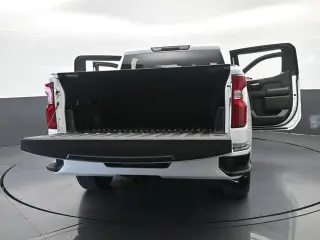 Chevrolet Silverado 1500 2023 4x2 Custom 4dr Crew Cab 5.8 ft. SB