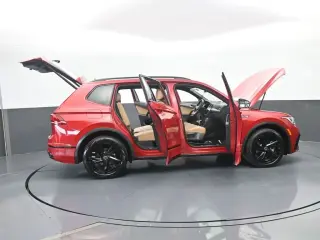 Volkswagen Tiguan 2024 SE R-Line Black 4dr SUV