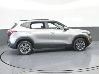 Kia Seltos 2024 S 4dr SUV