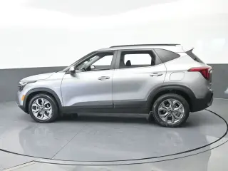 Kia Seltos 2024 S 4dr SUV