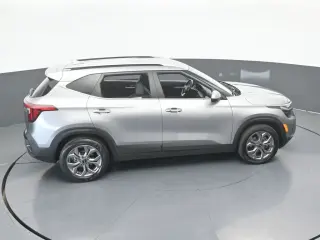 Kia Seltos 2024 S 4dr SUV