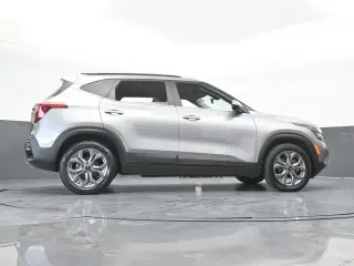 Kia Seltos 2024 S 4dr SUV
