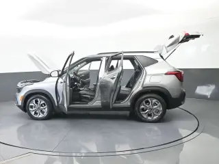 Kia Seltos 2024 S 4dr SUV