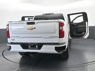 Chevrolet Silverado 1500 Limited 2022 4x2 Custom 4dr Crew Cab 5.8 ft. SB