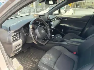 Toyota C-HR 2019 LE 4dr Crossover