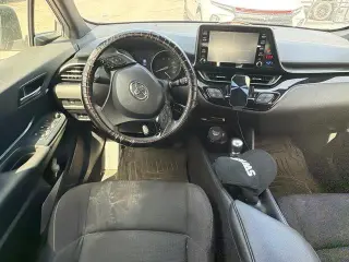 Toyota C-HR 2019 LE 4dr Crossover