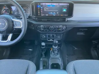 Jeep Wrangler 2025 4x4 Sahara 4dr SUV
