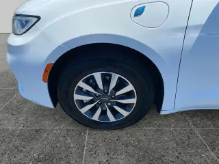Chrysler Pacifica Hybrid 2022 Touring L 4dr Mini-Van