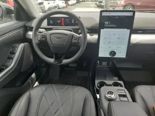 Ford Mustang Mach-E 2023 Select 4dr SUV