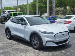 Ford Mustang Mach-E 2023 Select 4dr SUV
