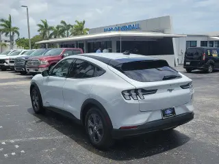 Ford Mustang Mach-E 2023 Select 4dr SUV