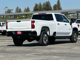 Chevrolet Silverado 2500HD 2022 4x2 Custom 4dr Crew Cab SB