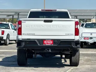 Chevrolet Silverado 2500HD 2022 4x2 Custom 4dr Crew Cab SB