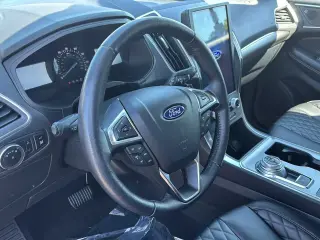 Ford Edge 2023 AWD Titanium 4dr Crossover