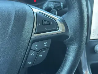 Ford Edge 2023 AWD Titanium 4dr Crossover