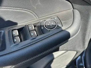 Ford Edge 2023 AWD Titanium 4dr Crossover