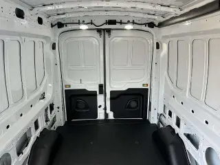 Ford Transit 2025 250 3dr LWB Medium Roof Cargo Van