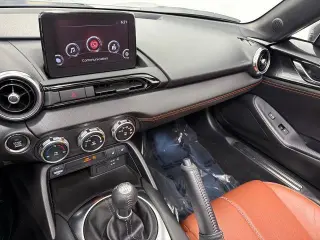 Mazda MX-5 Miata RF 2022 Grand Touring 2dr Convertible 6A