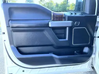 Ford F-150 2015 4x4 Platinum 4dr SuperCrew 6.5 ft. SB