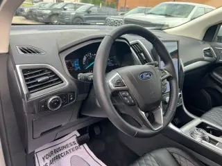 Ford Edge 2023 AWD Titanium 4dr Crossover