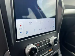 Ford Edge 2023 AWD Titanium 4dr Crossover