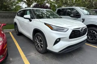 Toyota Highlander 2022 AWD XLE 4dr SUV