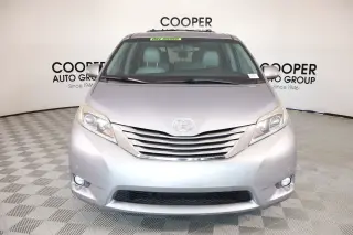 Toyota Sienna 2017 XLE 7-Passenger Auto Access Seat 4dr Mini-Van