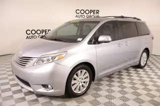 Toyota Sienna 2017 XLE 7-Passenger Auto Access Seat 4dr Mini-Van