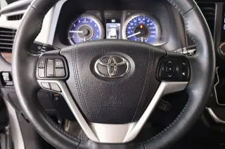 Toyota Sienna 2017 XLE 7-Passenger Auto Access Seat 4dr Mini-Van