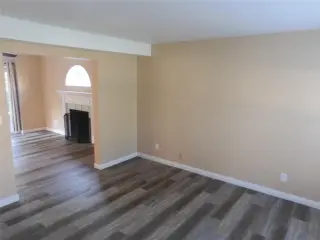 Propiedad en alquiler con 4 habitaciones y 3 baños en Burlington