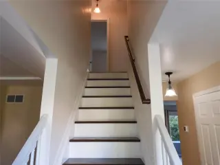 Propiedad en alquiler con 4 habitaciones y 3 baños en Burlington