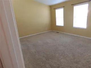 Propiedad en alquiler con 4 habitaciones y 3 baños en Burlington