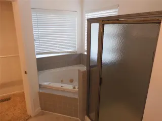 Propiedad en alquiler con 4 habitaciones y 3 baños en Burlington