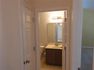 Propiedad en alquiler con 4 habitaciones y 3 baños en Burlington