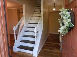 Propiedad en alquiler con 4 habitaciones y 3 baños en Burlington