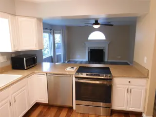 Propiedad en alquiler con 4 habitaciones y 3 baños en Burlington