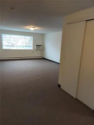 Propiedad en alquiler con 0 habitaciones y 1 baño en Quincy