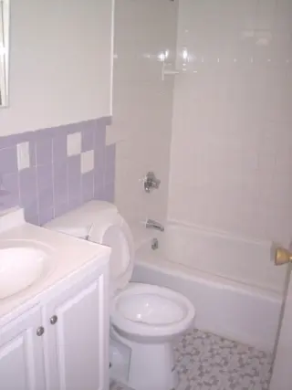 Propiedad en alquiler con 0 habitaciones y 1 baño en Quincy