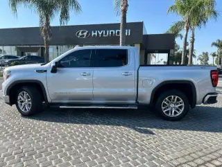 GMC Sierra 1500 2019 4x4 SLT 4dr Crew Cab 5.8 ft. SB